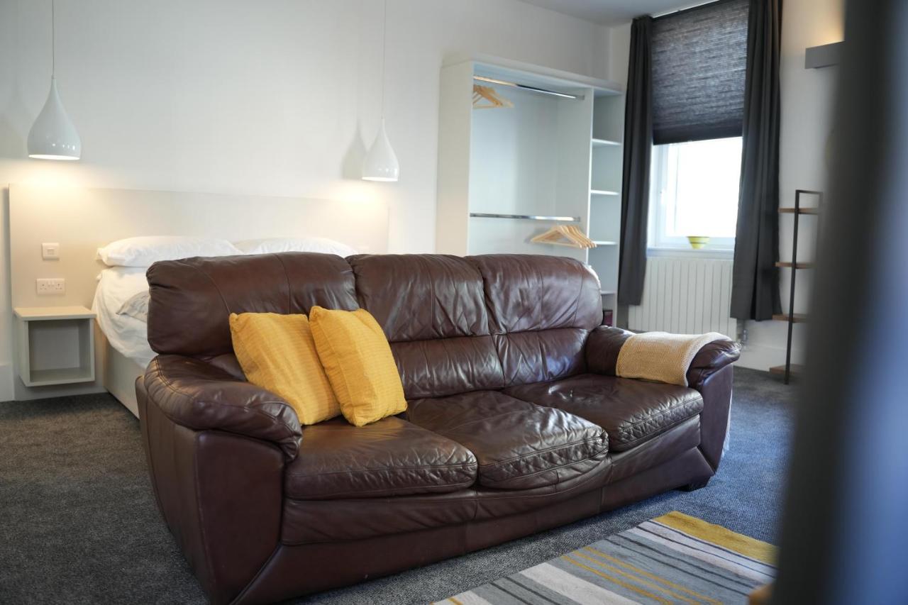 Gorgeous Comfortable Apartment On The High Street Merthyr Tydfil Zewnętrze zdjęcie