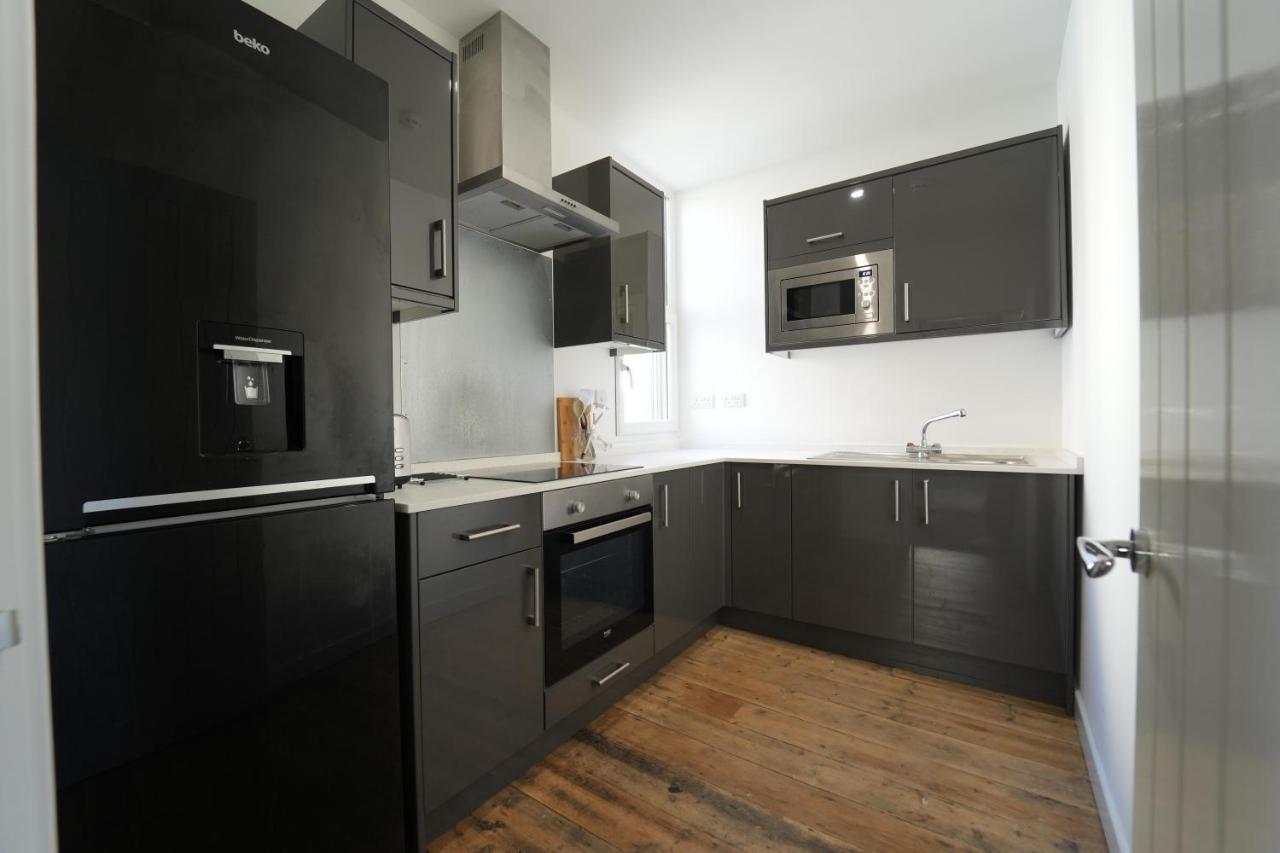 Gorgeous Comfortable Apartment On The High Street Merthyr Tydfil Zewnętrze zdjęcie