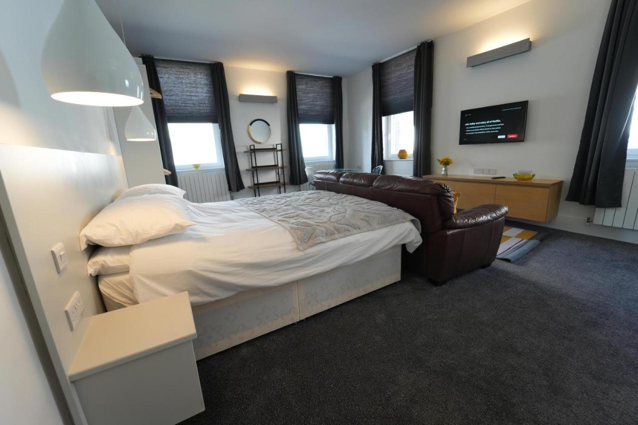 Gorgeous Comfortable Apartment On The High Street Merthyr Tydfil Zewnętrze zdjęcie
