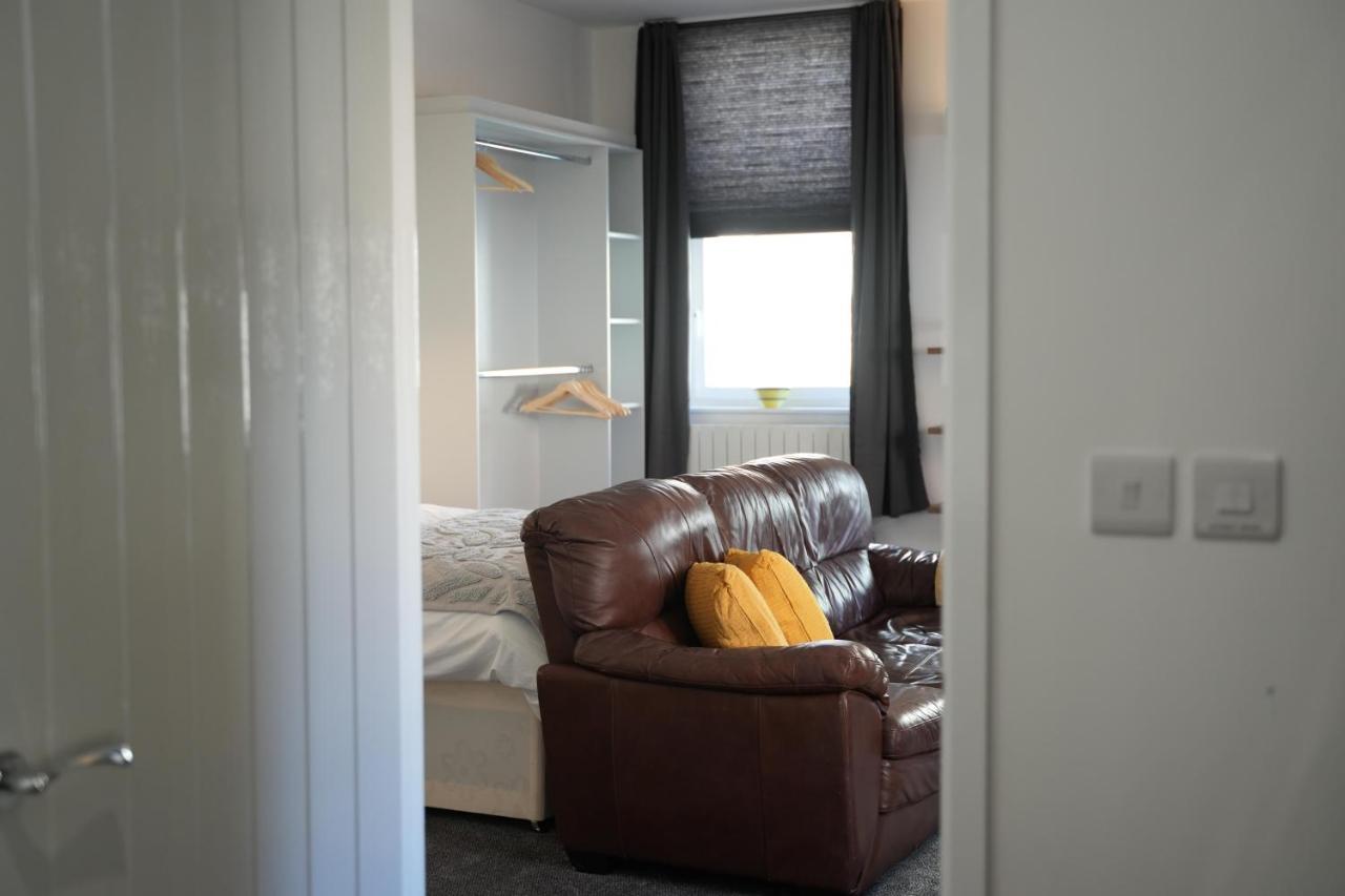Gorgeous Comfortable Apartment On The High Street Merthyr Tydfil Zewnętrze zdjęcie