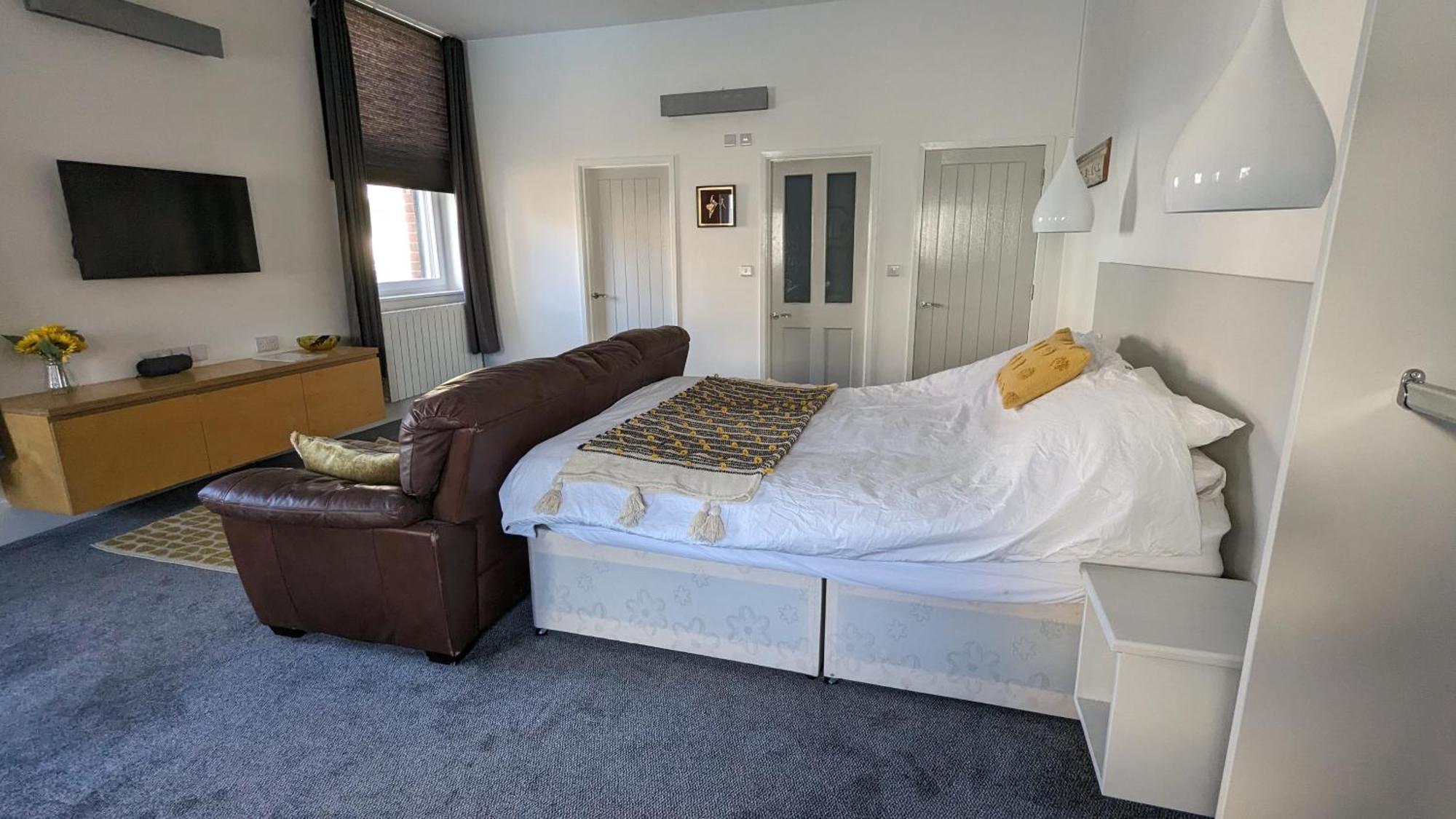 Gorgeous Comfortable Apartment On The High Street Merthyr Tydfil Zewnętrze zdjęcie