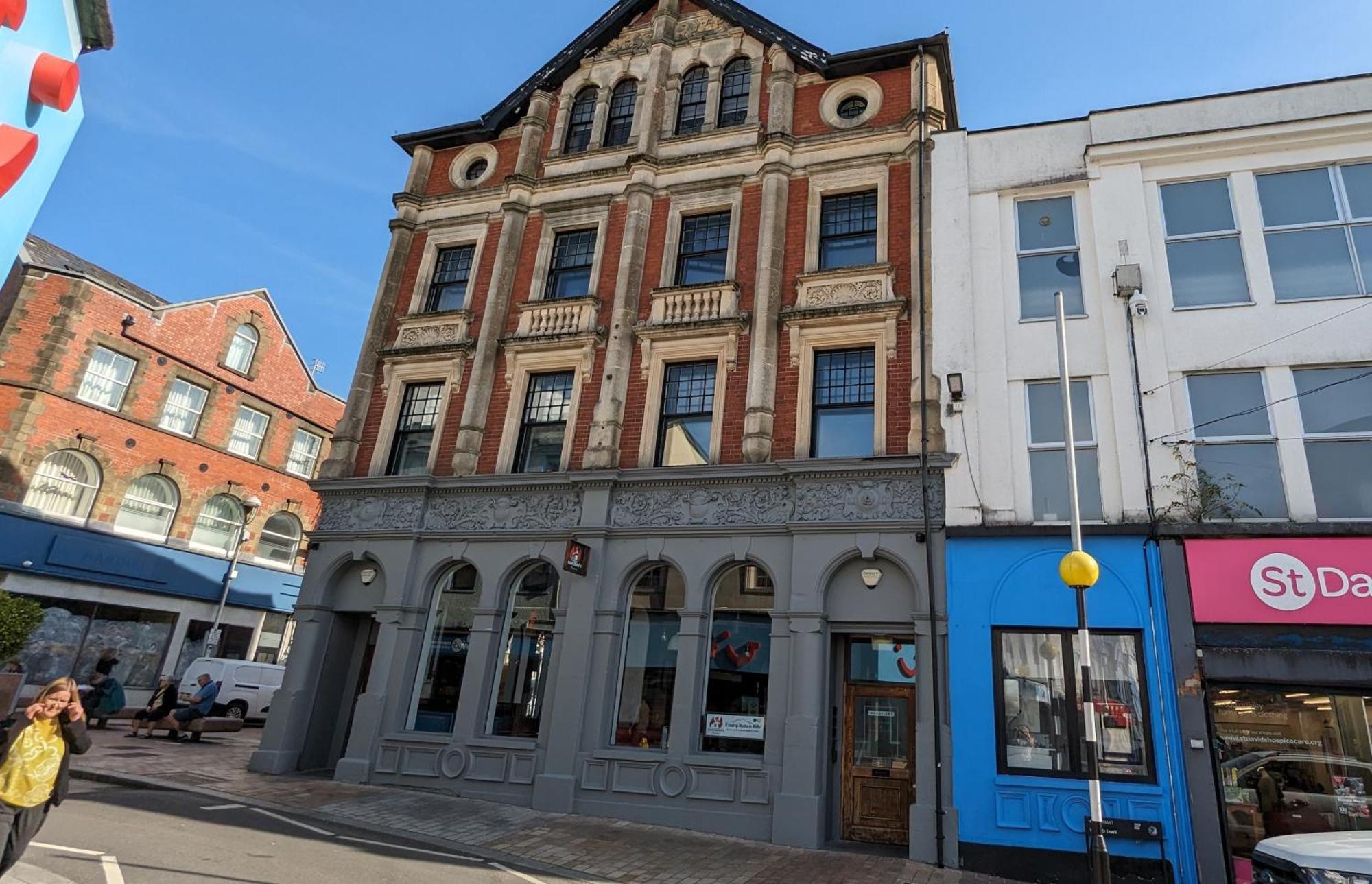 Gorgeous Comfortable Apartment On The High Street Merthyr Tydfil Zewnętrze zdjęcie